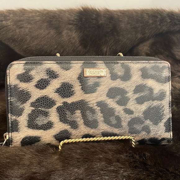 Kate Spade black and gray leopard Wallet - Picture 1 of 7